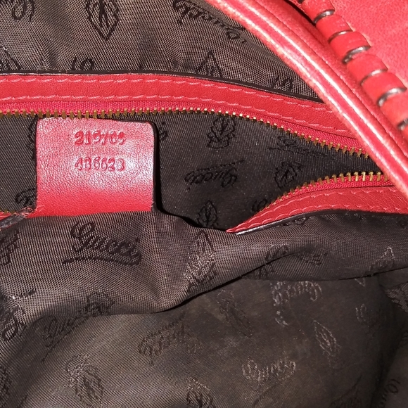 LADIES LARGE BAG BY GUCCI - Picture 3 of 3